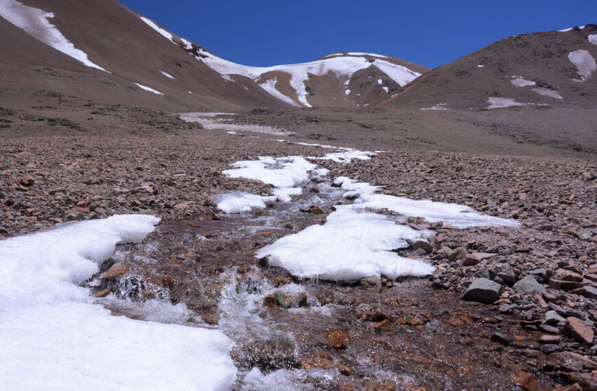 La demanda por la Ley de  Glaciares, acompañada por 850.000 personas, aún espera respuesta de la justicia