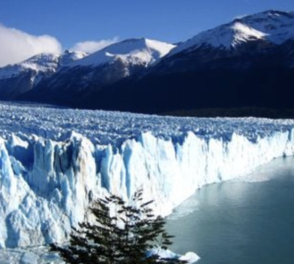 Organizaciones ambientalistas exigen a la Justicia el freno a un proyecto minero sobre un glaciar 